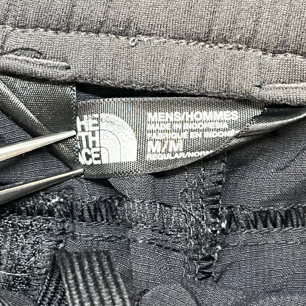 The North Face Mens Black Active Hiking Training Shorts Medium 9 Inch Inseam - Picture 3 of 7